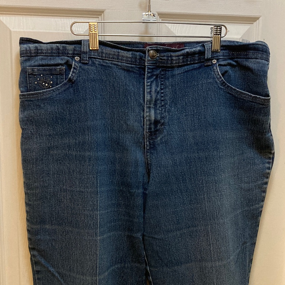 GLORIA VANDERBILT Classic Denim Jeans